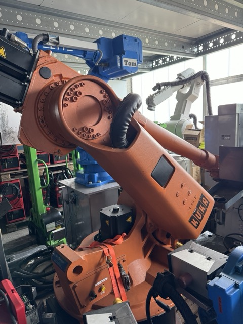 Roboter KUKA KR30L15/2 - Steuerung KRC2